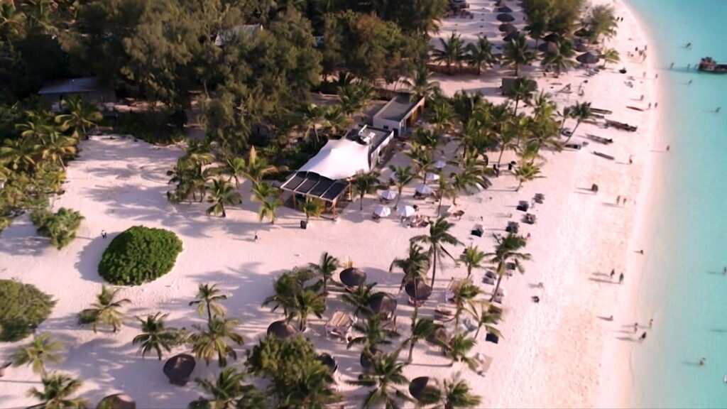 Plage vue du ciel, séquence évasion du spot